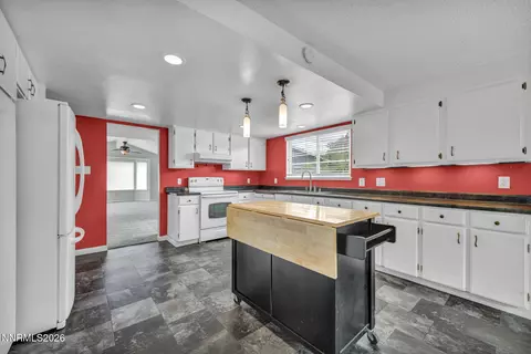 Kitchen - 4100 Edrie Dr, Reno, NV 89502 photo 3 of 5