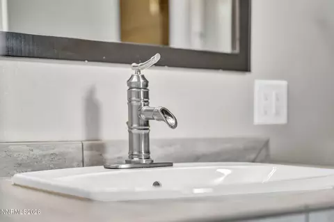 Bath - 4100 Edrie Dr, Reno, NV 89502 photo 4 of 6