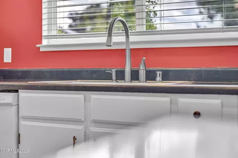 Kitchen - 4100 Edrie Dr, Reno, NV 89502 photo 5 of 5