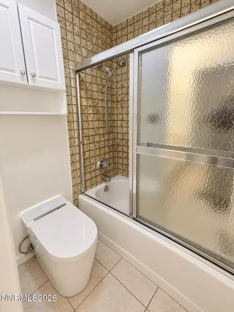 Bath - 2990 Rustic Manor Cir, Reno, NV 89509 photo 7 of 7