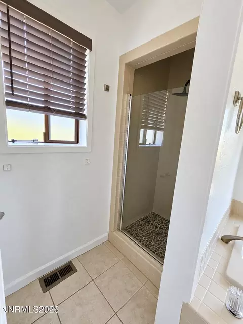 Bath - 2990 Rustic Manor Cir, Reno, NV 89509 photo 5 of 7