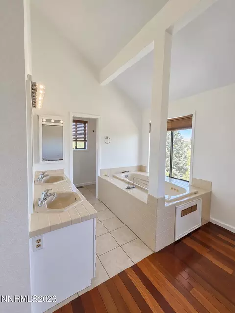 Bath - 2990 Rustic Manor Cir, Reno, NV 89509 photo 4 of 7