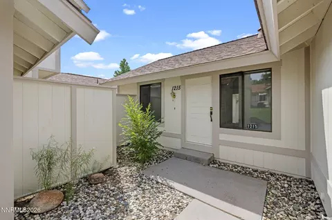 1215 Rayburn Dr, Reno, NV 89503