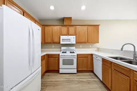 Kitchen - 1865 Stetson Dr, Reno, NV 89521 photo 3 of 4