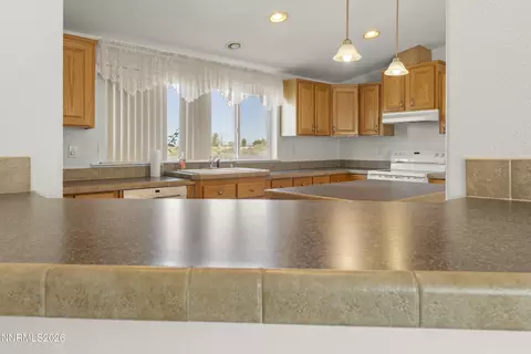 Kitchen - 4301 Horseshoe Dr, Fallon, NV 89406 photo 5 of 5