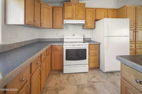 Kitchen - 4301 Horseshoe Dr, Fallon, NV 89406 photo 3 of 5