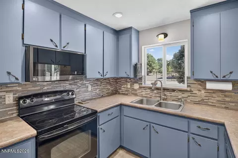 Kitchen - 2291 Empire Rd, Reno, NV 89521 photo 2 of 3