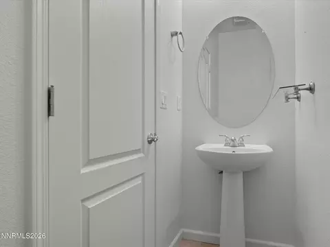 Bath - 14080 Tagor Rd, Reno, NV 89521 photo 6 of 6
