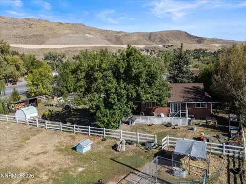 View/Area - 110 E Laramie Dr, Reno, NV 89521 photo 5 of 13