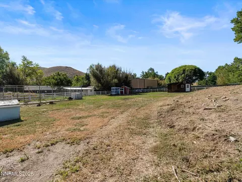 Exterior - 110 E Laramie Dr, Reno, NV 89521 photo 17 of 18
