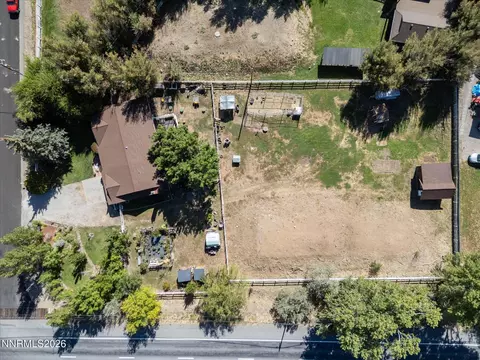 View/Area - 110 E Laramie Dr, Reno, NV 89521 photo 9 of 13