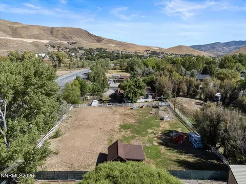 View/Area - 110 E Laramie Dr, Reno, NV 89521 photo 7 of 13