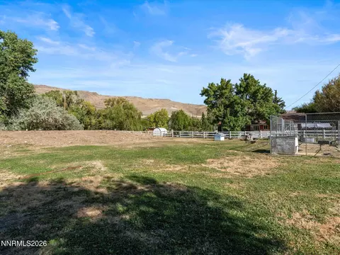 Exterior - 110 E Laramie Dr, Reno, NV 89521 photo 15 of 18