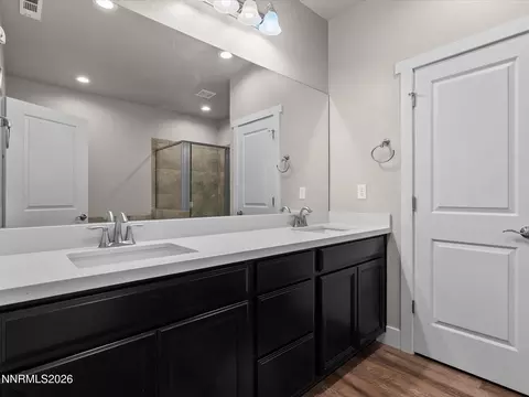 Bath - 744 E Cottage Loop, Gardnerville, NV 89460 photo 2 of 4