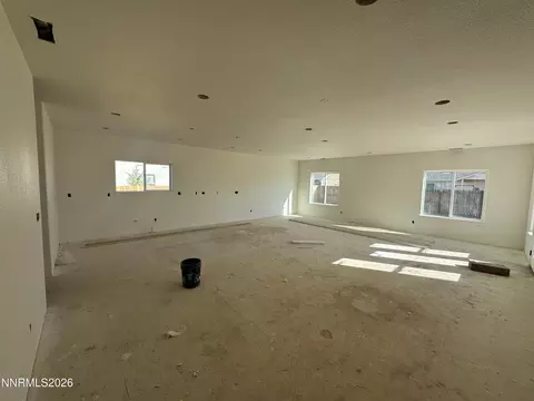 747 Karen Ct, Fallon, NV 89406 photo 2