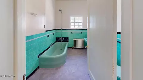 Bath - 98 S Bailey St, Fallon, NV 89406 photo 2 of 2