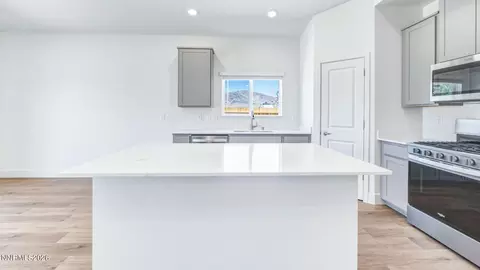 Kitchen - 627 Fraser Loop, Dayton, NV 89403 photo 2 of 4