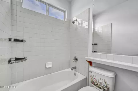 Bath - 460 Alysheba Ct, Reno, NV 89521 photo 6 of 7