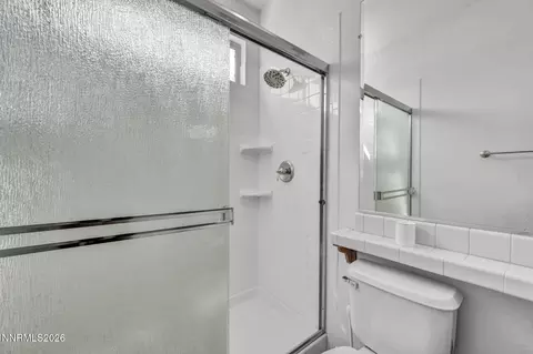 Bath - 460 Alysheba Ct, Reno, NV 89521 photo 7 of 7