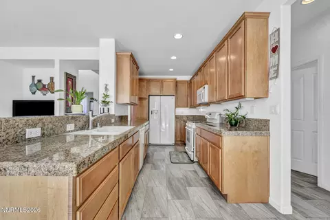 Kitchen - 460 Alysheba Ct, Reno, NV 89521 photo 3 of 4