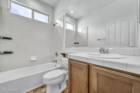 Bath - 460 Alysheba Ct, Reno, NV 89521 photo 4 of 7