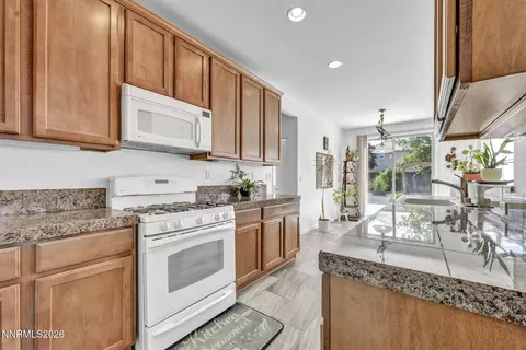Kitchen - 460 Alysheba Ct, Reno, NV 89521 photo 2 of 4