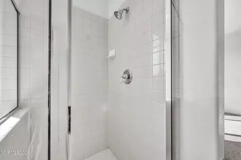 Bath - 460 Alysheba Ct, Reno, NV 89521 photo 3 of 7