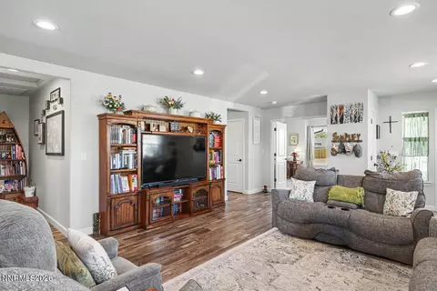 Living - 1280 Venitian Ct, Fallon, NV 89406 photo 2 of 2