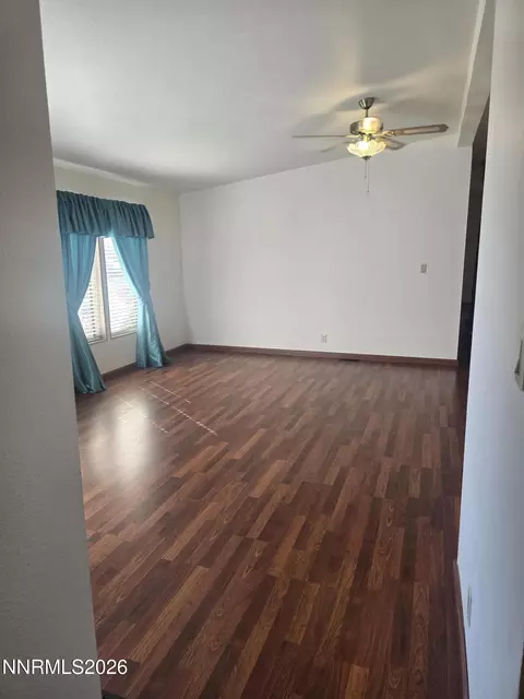 Living - 4676 Solias Rd, Fallon, NV 89406 photo 5 of 8