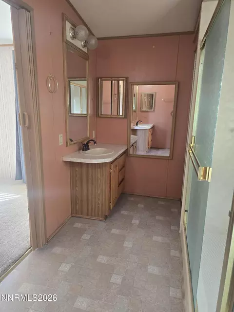 Bath - 4676 Solias Rd, Fallon, NV 89406 photo 2 of 4