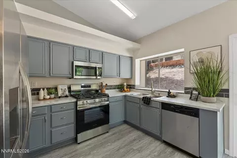 7295 Lindsey Ln, Sparks, NV 89436 photo 12