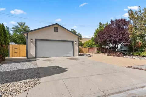 7295 Lindsey Ln, Sparks, NV 89436 photo 2