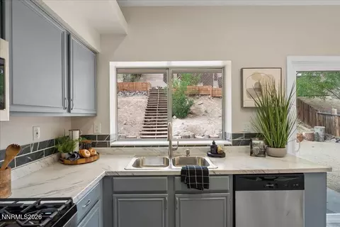7295 Lindsey Ln, Sparks, NV 89436 photo 14