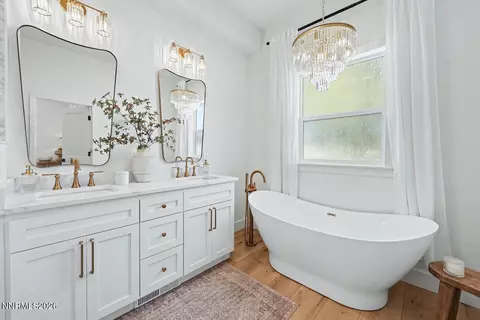 Bath - 596 S Taylor St, Fallon, NV 89406 photo 2 of 4