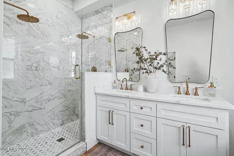 Bath - 596 S Taylor St, Fallon, NV 89406 photo 3 of 4
