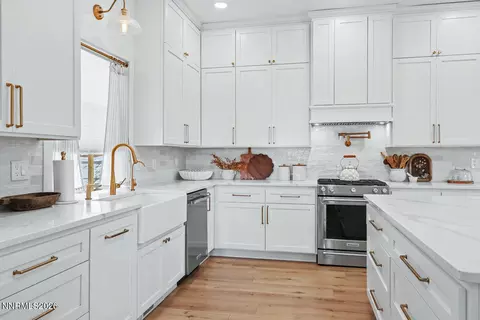 Kitchen - 596 S Taylor St, Fallon, NV 89406 photo 4 of 6