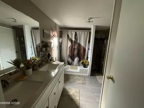 Bath - 4111 Solias Rd, Fallon, NV 89406 photo 2 of 3