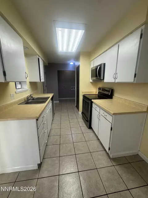 Kitchen - 1020 Gary Ln, Fallon, NV 89406 photo 2 of 3