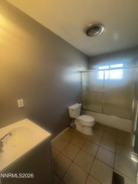Bath - 1020 Gary Ln, Fallon, NV 89406 photo 1 of 1