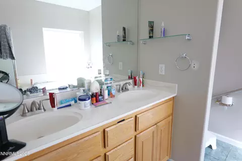 Bath - 1133 Dixie Ln, Fernley, NV 89408 photo 1 of 1