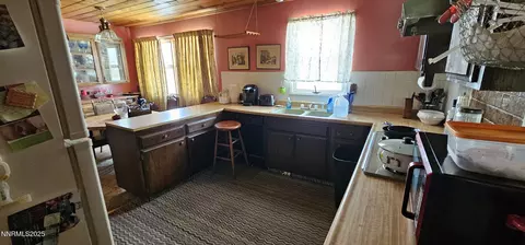 Kitchen - 316 Toiyabe Rd, Austin, NV 89310 photo 1 of 2