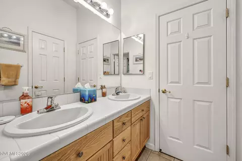 Bath - 1275 S Fox Glen Ct, Reno, NV 89521 photo 3 of 8