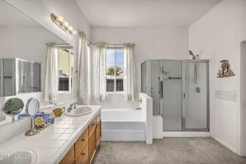 Bath - 1275 S Fox Glen Ct, Reno, NV 89521 photo 4 of 8