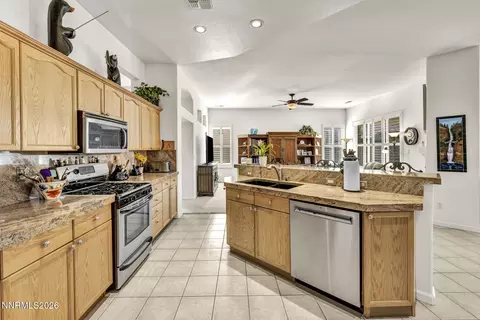 Kitchen - 1275 S Fox Glen Ct, Reno, NV 89521 photo 4 of 8
