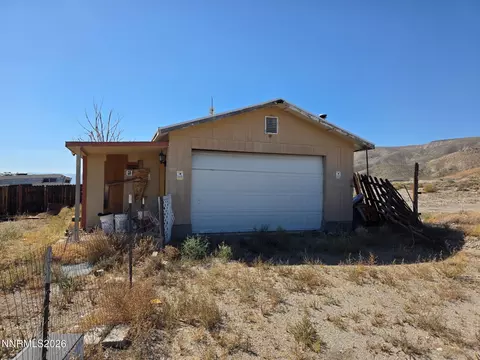 138 4th Ave, Yerington, NV 89447