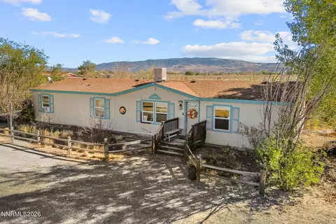 2155 E 9th St, Silver Springs, NV 89429
