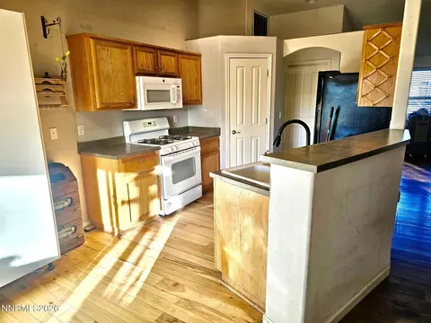 101 Shadow Mountain Dr, Fernley, NV 89408 photo 6