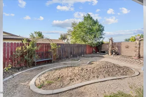Exterior - 320 E Gault Way, Sparks, NV 89431 photo 16 of 17