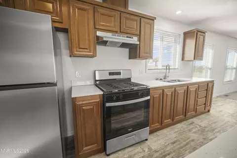 Kitchen - 5402 Desert Hills Loop, Fallon, NV 89406 photo 3 of 6
