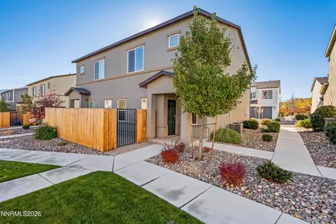 533 Autumn Breeze Cir, Reno, NV 89511